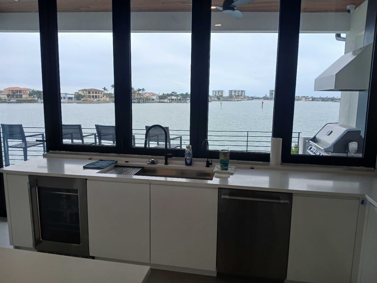 Waterfront St. Petersburg kitchen after a CLH deep clean